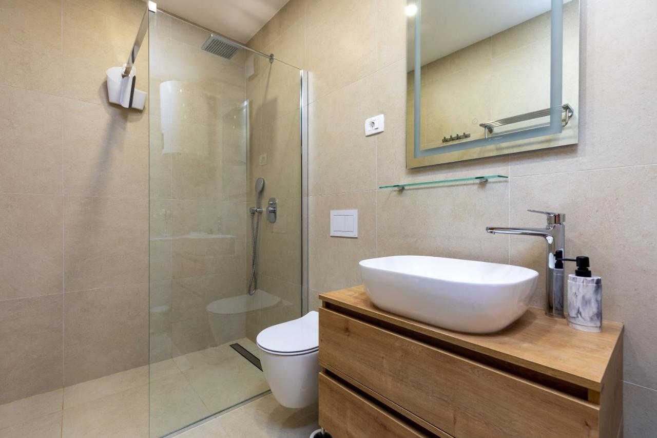 Ferienwohnung Duplex + Garage Rovinj Exterior foto